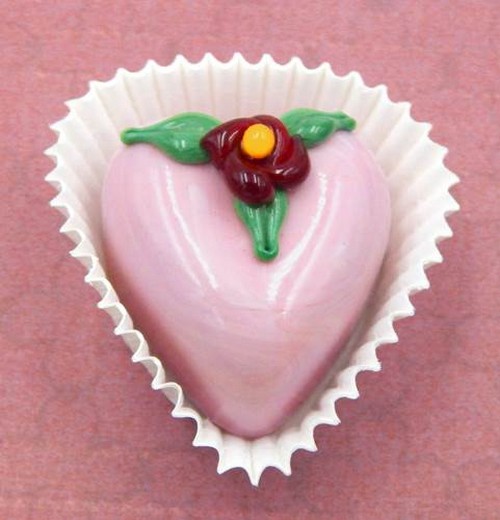 Click to view detail for HG-221 Heart with Pink and Cherry Flower $50